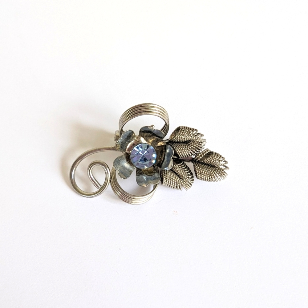 Vtg Silvertone Floral Mesh Rhinestone Brooch Pin Dimensional and Textured